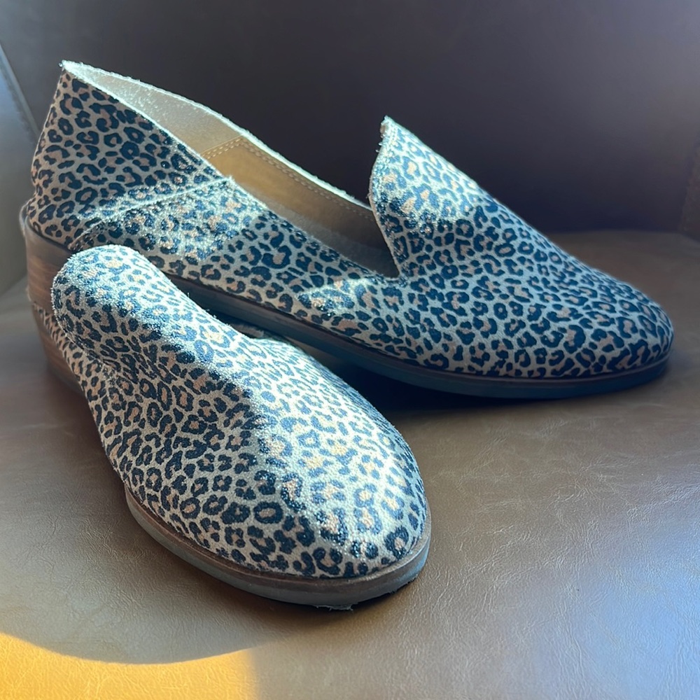 Cat print loafers